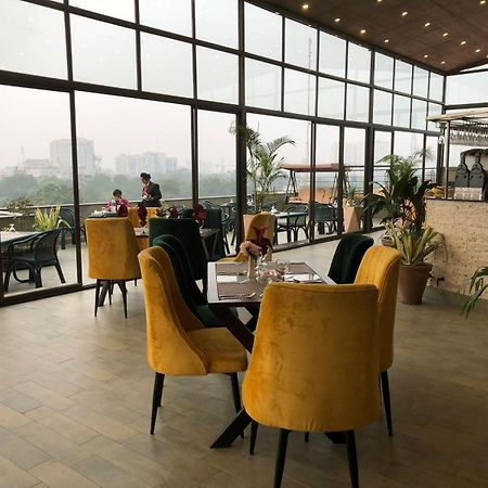 Maisonette Hotel & Apartments Lahore Eksteriør billede