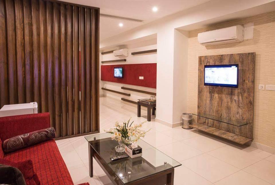 Maisonette Hotel & Apartments Lahore Eksteriør billede