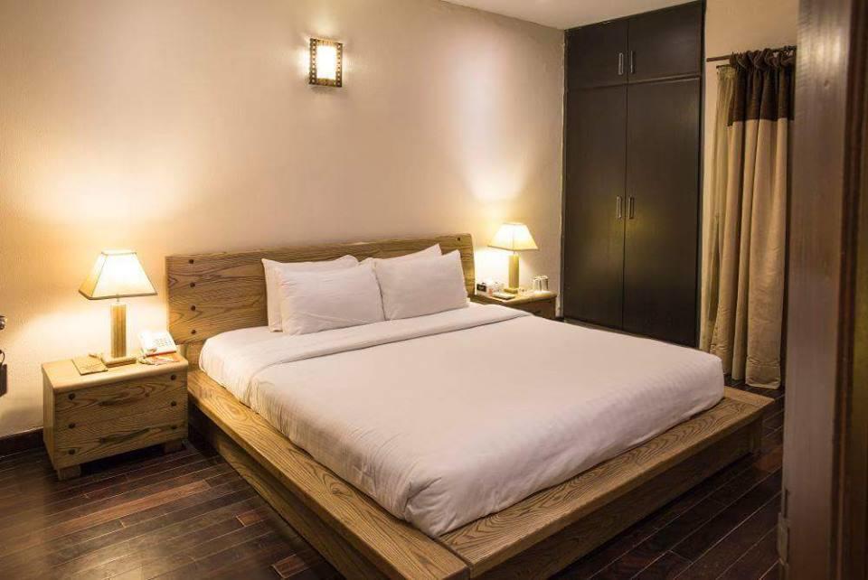 Maisonette Hotel & Apartments Lahore Eksteriør billede