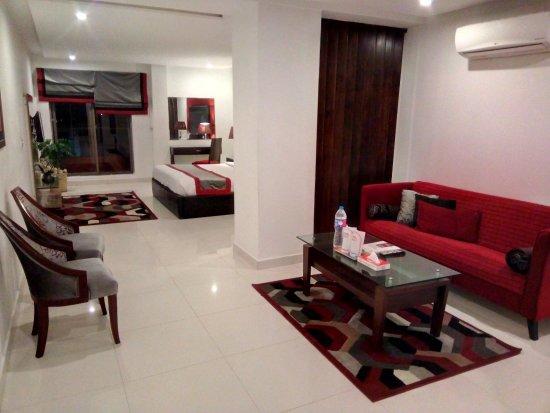 Maisonette Hotel & Apartments Lahore Eksteriør billede